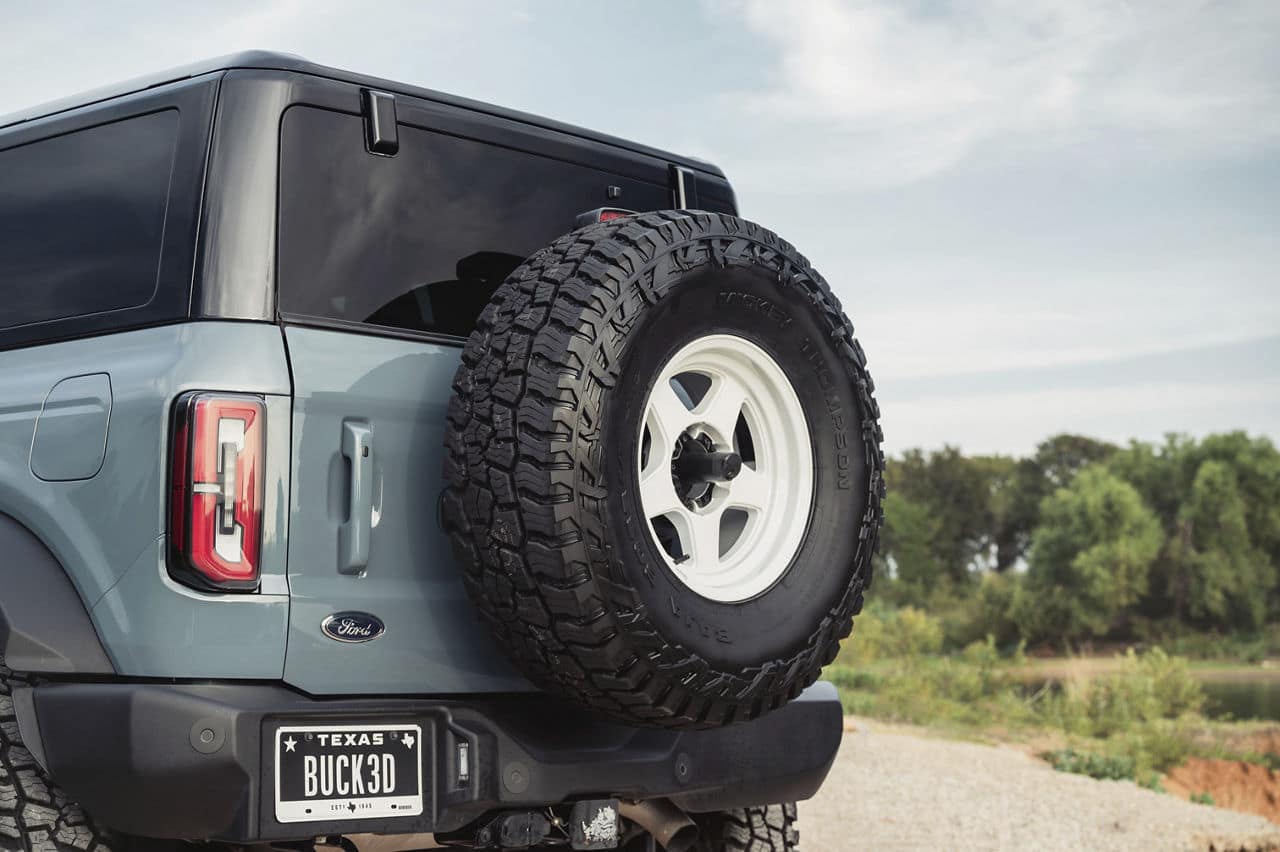 kmc wheels-km728-lobo-17x8 (1)