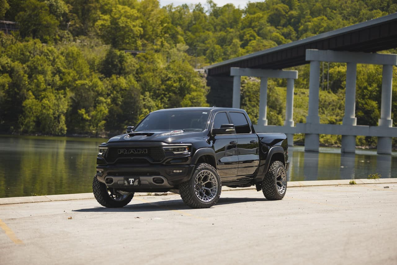 fuel off-road-charger-fc873ax-platinum-22x12-2022 ram trx 42