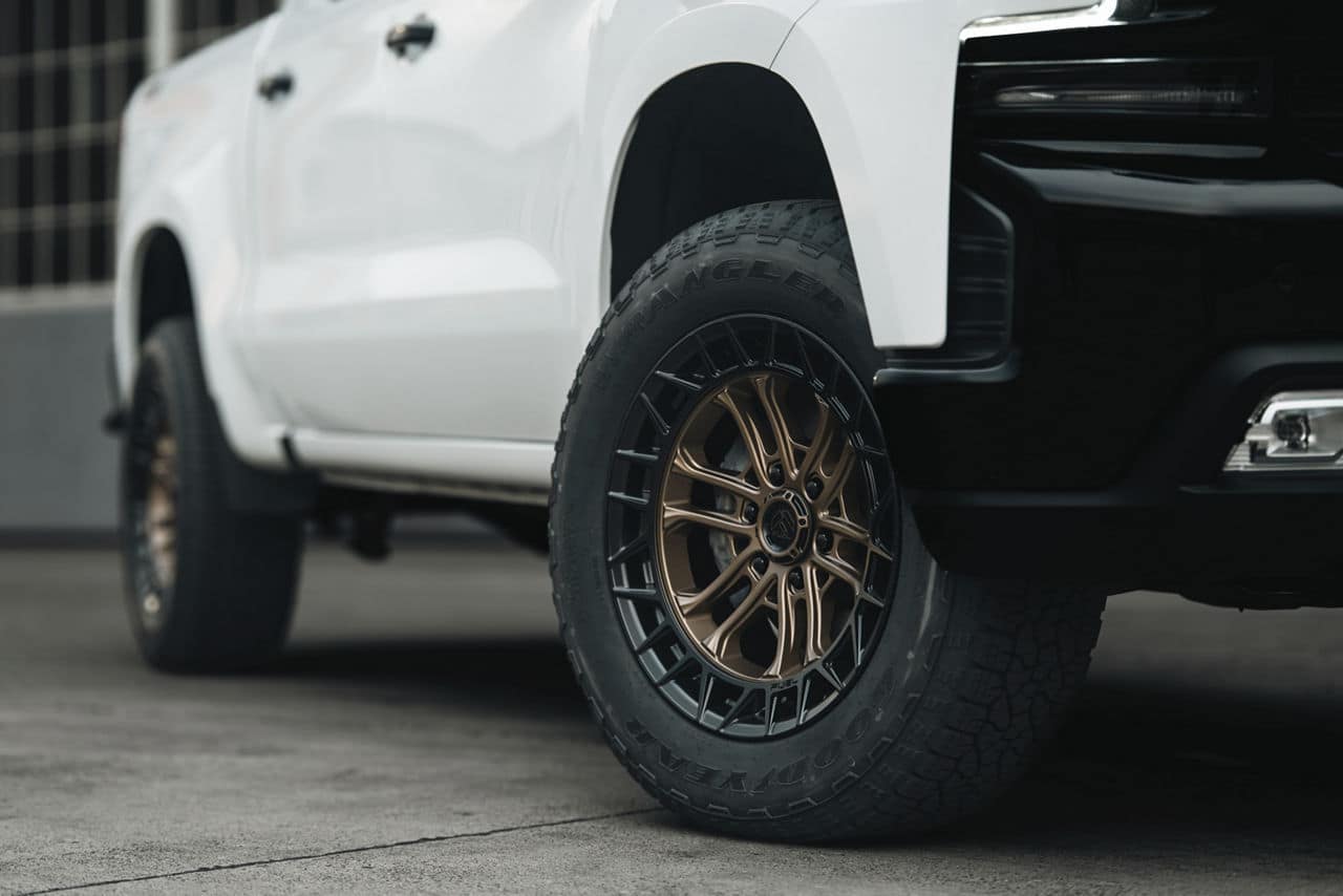 fuel off-road-fc874-celsius-20x9-matte bronze black lip-2023 chevrolet silverado 11