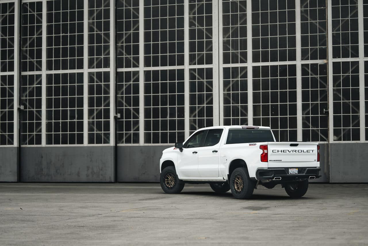 fuel off-road-fc874-celsius-20x9-matte bronze black lip-2023 chevrolet silverado 18