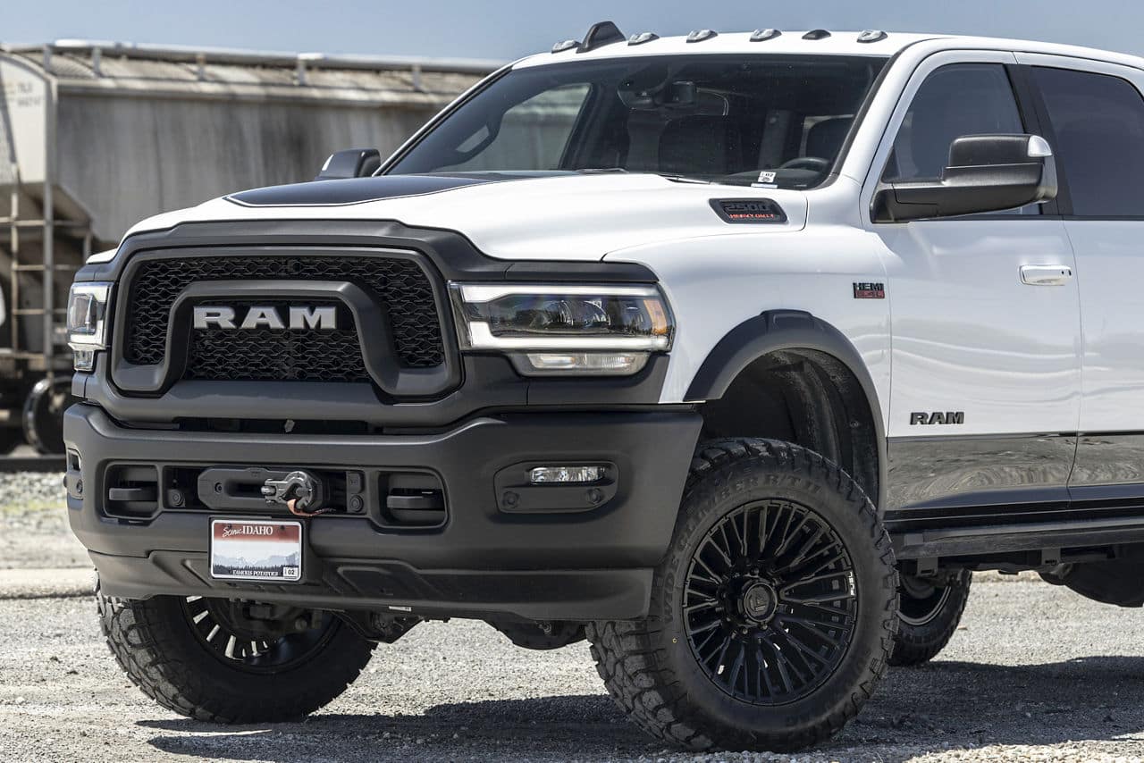 fuel off-road-rebar 8 d847-20x10-blackout-2021 ram 1500 5 (1)