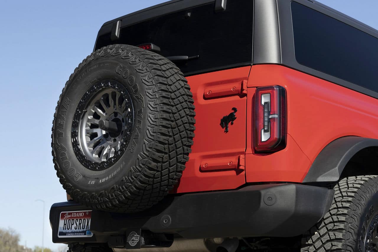 fuel off-road-rincon-fc857-17x9-matte gunmetal black ring-2022 ford bronco 1