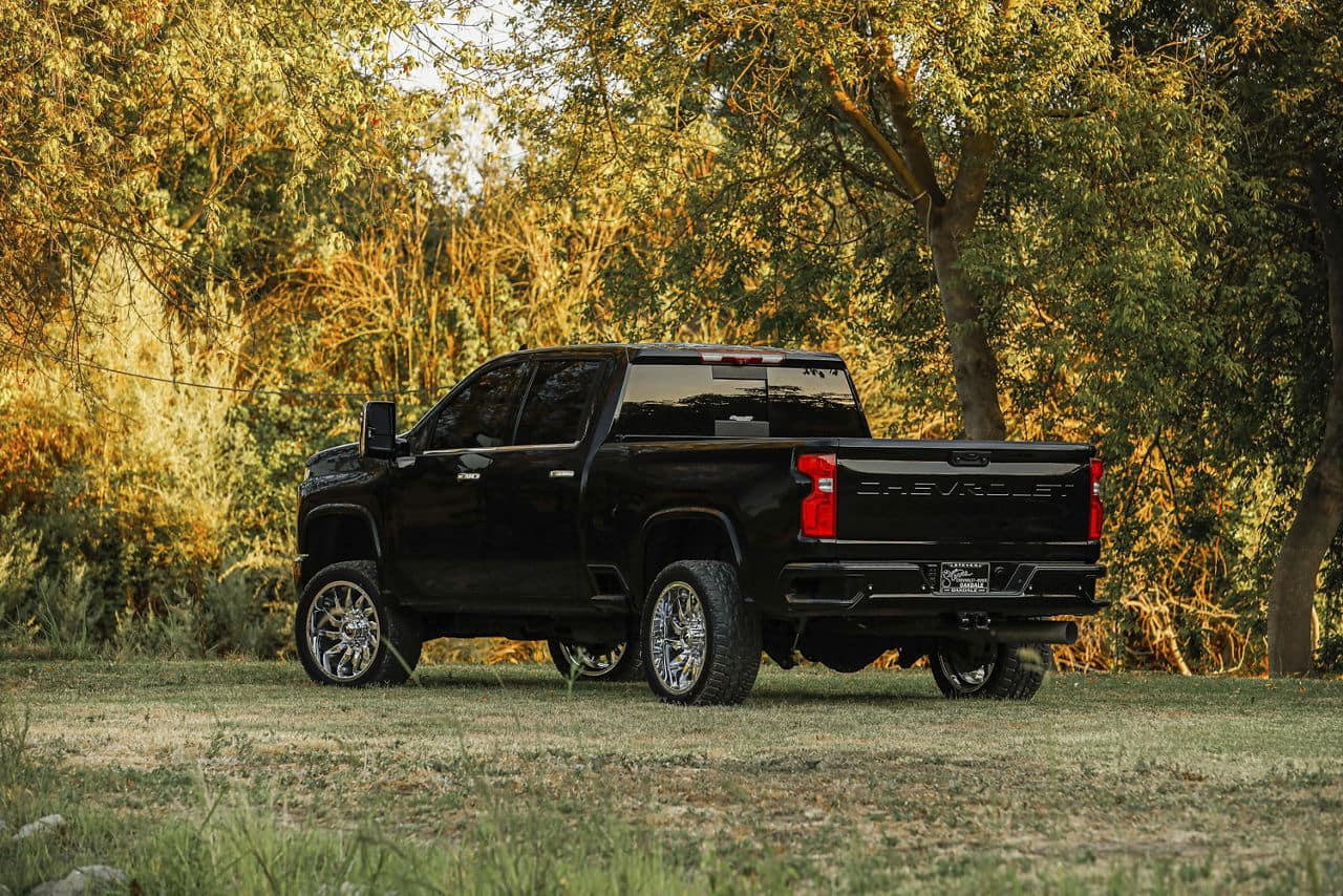 fuel off-road-saber-d743-chrome-22x10-2020 chevrolet 2500 11