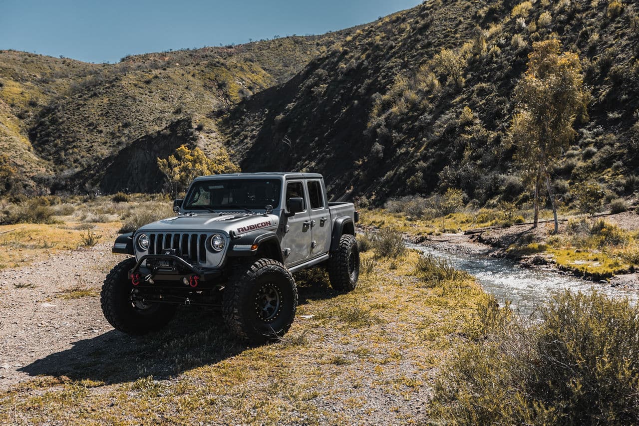 kmc-km550-riot sbl-anthracite with satin black lip-17x9-2021 jeep gladiator 53
