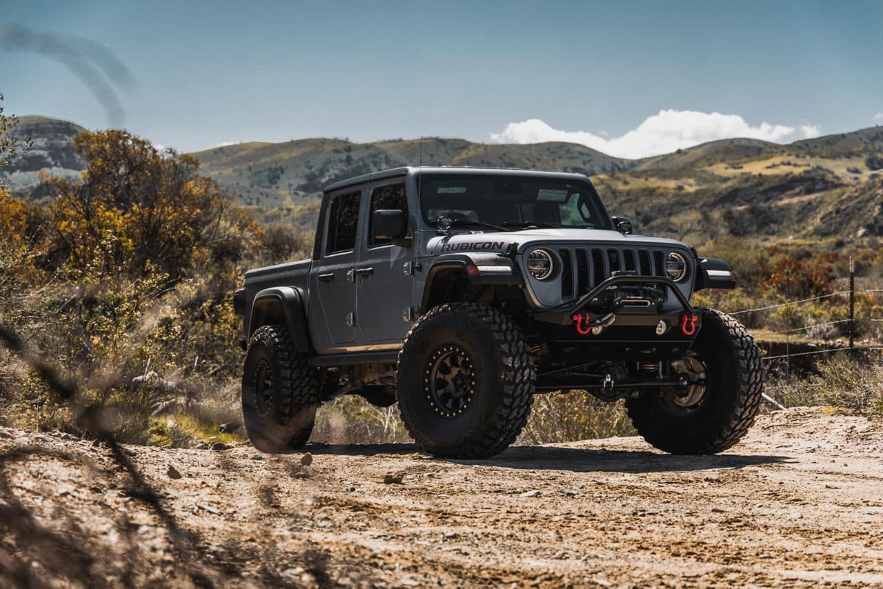 kmc-km550-riot sbl-anthracite with satin black lip-17x9-2021 jeep gladiator 70