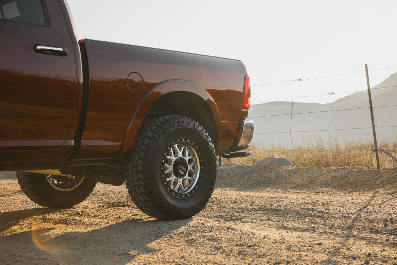 kmc wheels-km549-grs-machined w black lip-20x9-2020 ram 2500 25