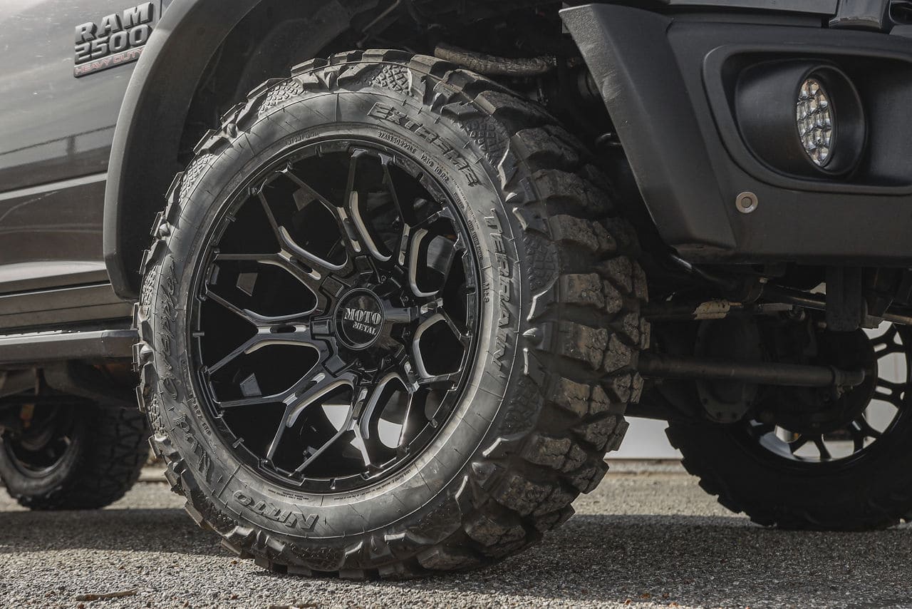 moto metal-mo808-sniper-gloss black milled-22x12-2020 dodge ram 4