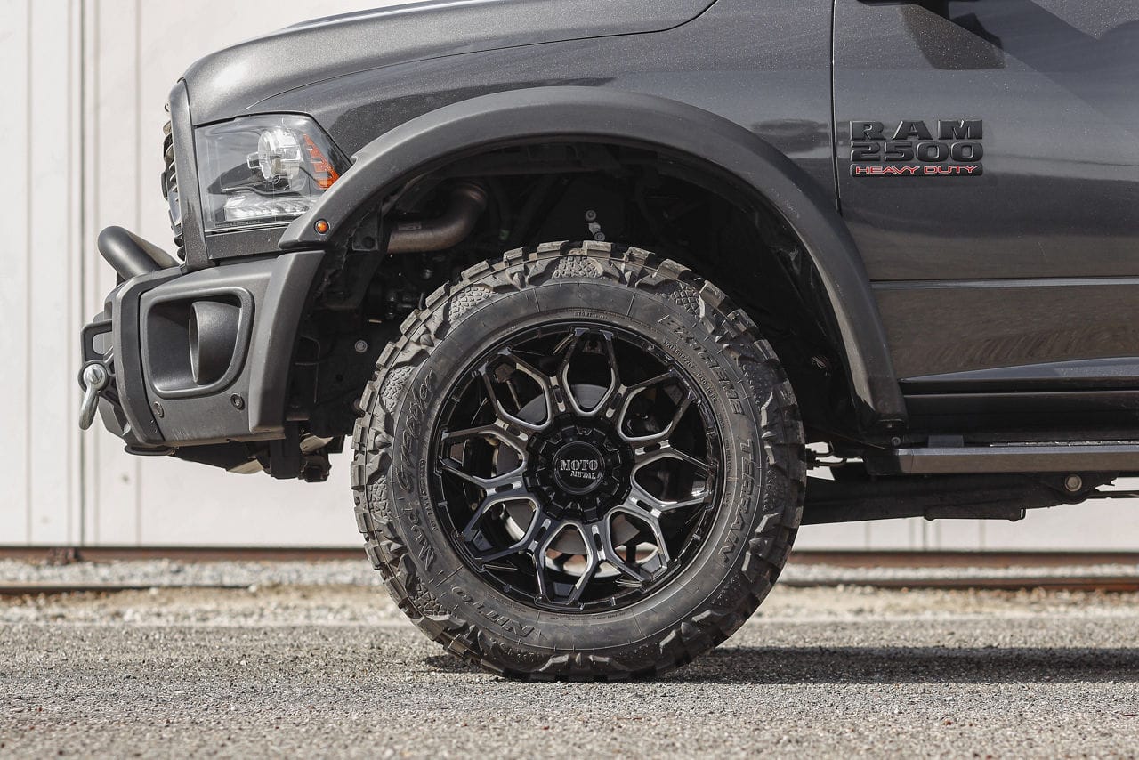 moto metal-mo808-sniper-gloss black milled-22x12-2020 dodge ram 5