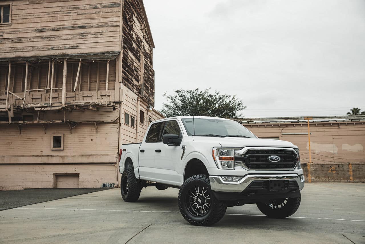 moto metal-mo810-legacy-gloss black machined-20x10-2020 ford f150 16