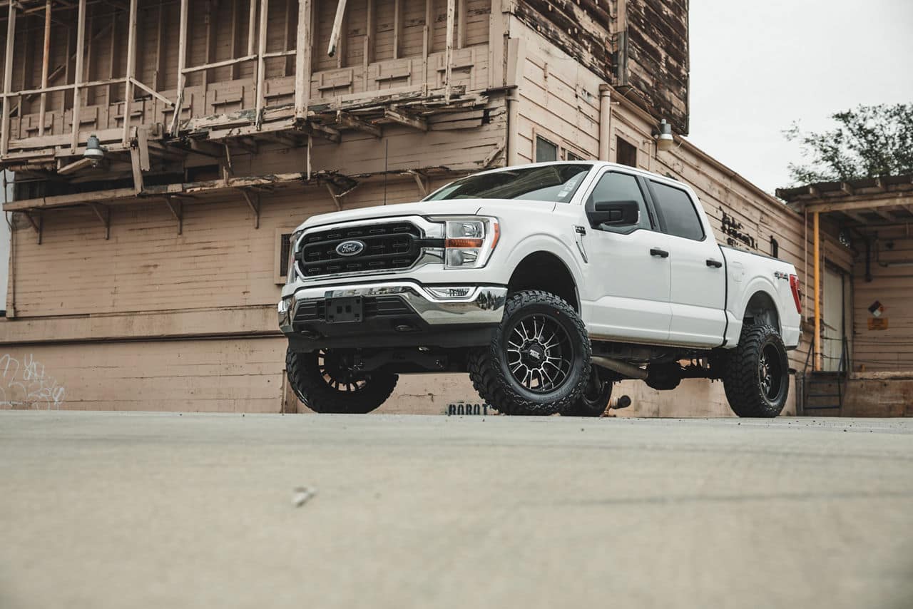 moto metal-mo810-legacy-gloss black machined-20x10-2020 ford f150 26