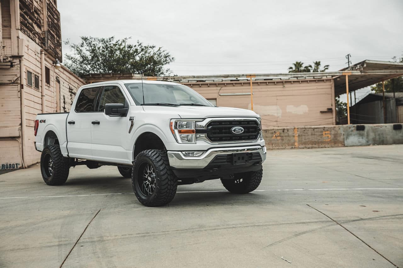 moto metal-mo810-legacy-gloss black machined-20x10-2020 ford f150 5