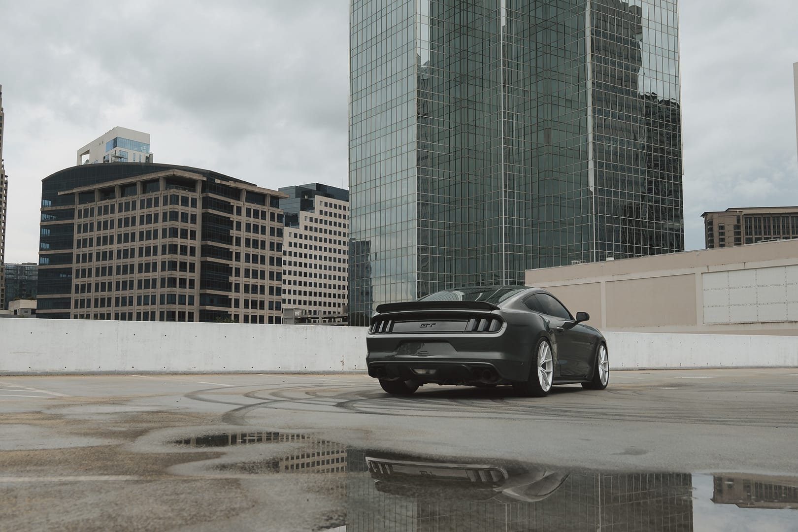Ford Mustang GT back