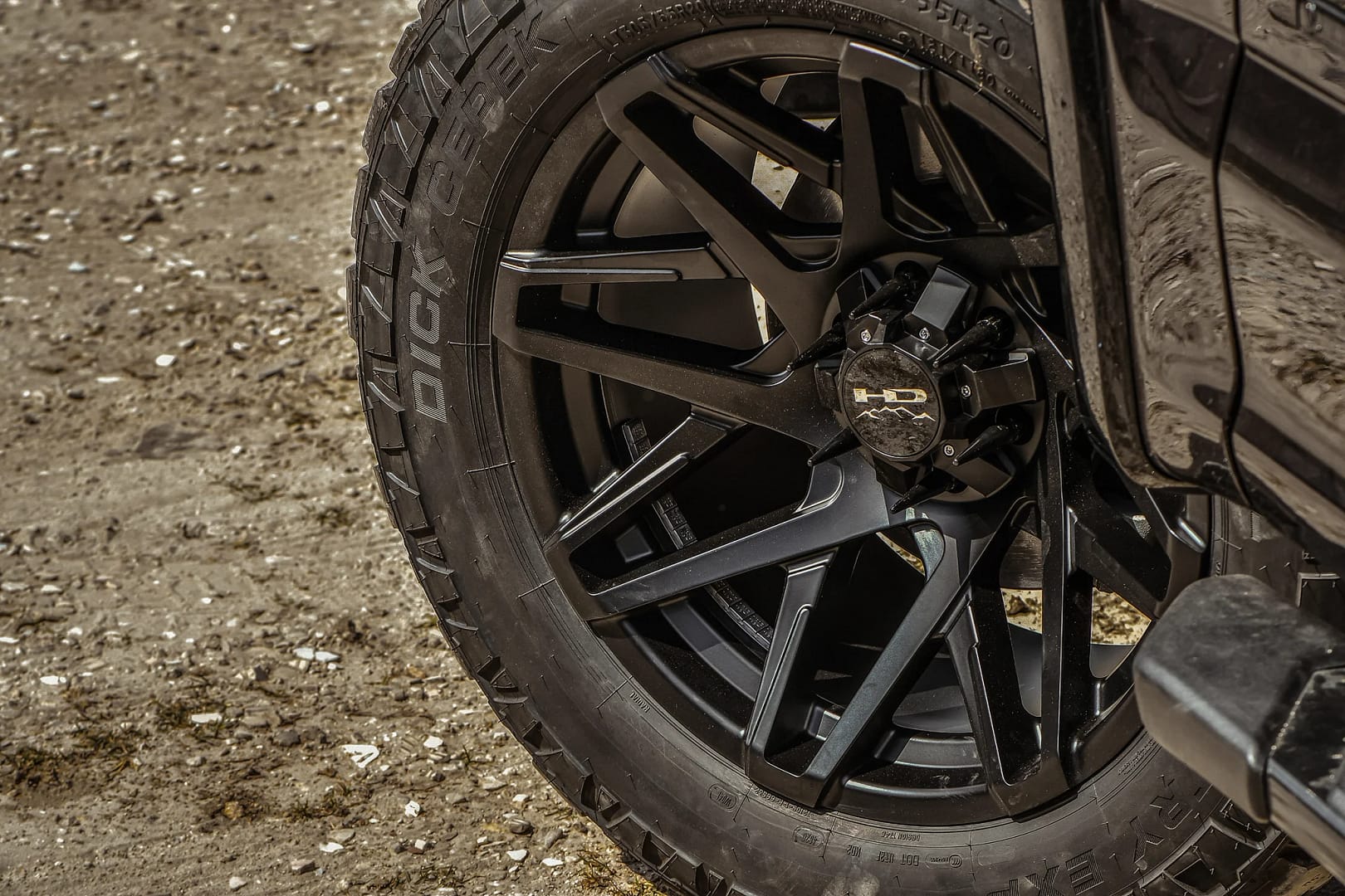 F150_on_canyon_satin_black_20x10-12_small_d0314989-5bfe-498e-8ce8-1d10584fccfa_2048x2048.jpg