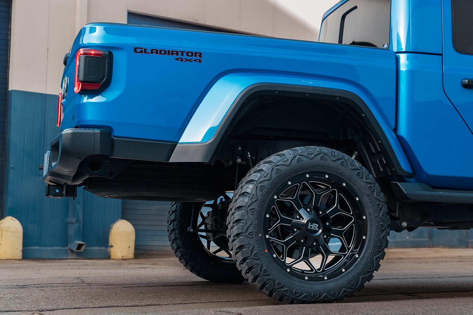blue-jeep-gladiator-jt-h712-6