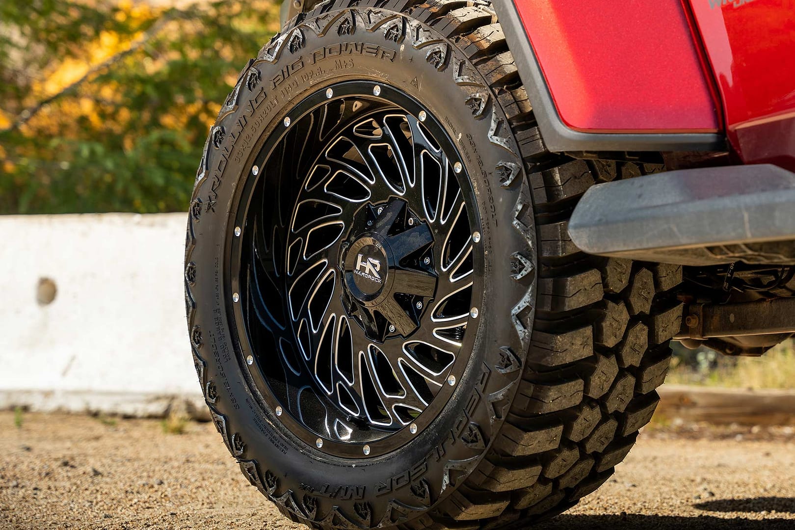 red-jeep-wrangler-jl-h710-3