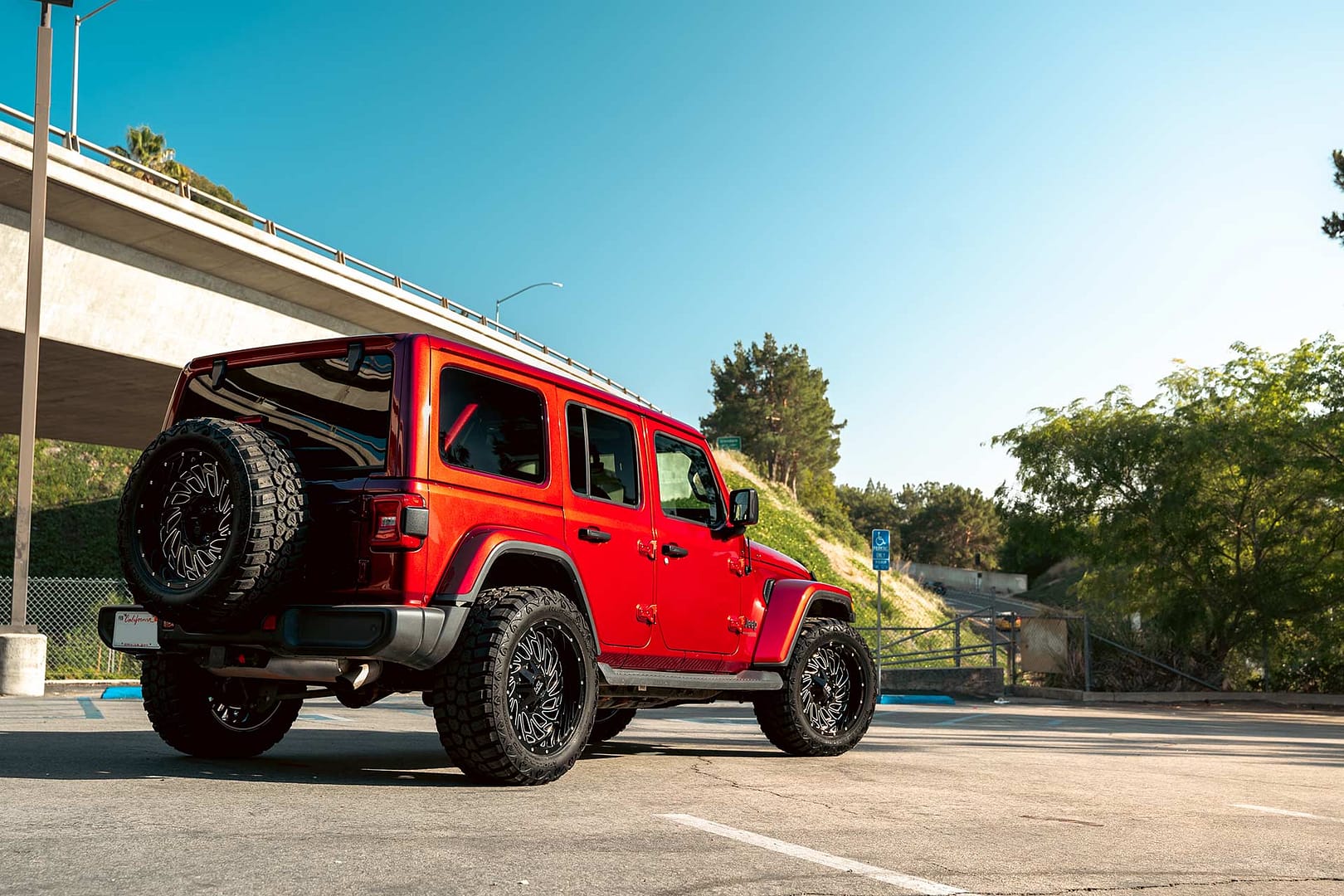 red-jeep-wrangler-jl-h710-7