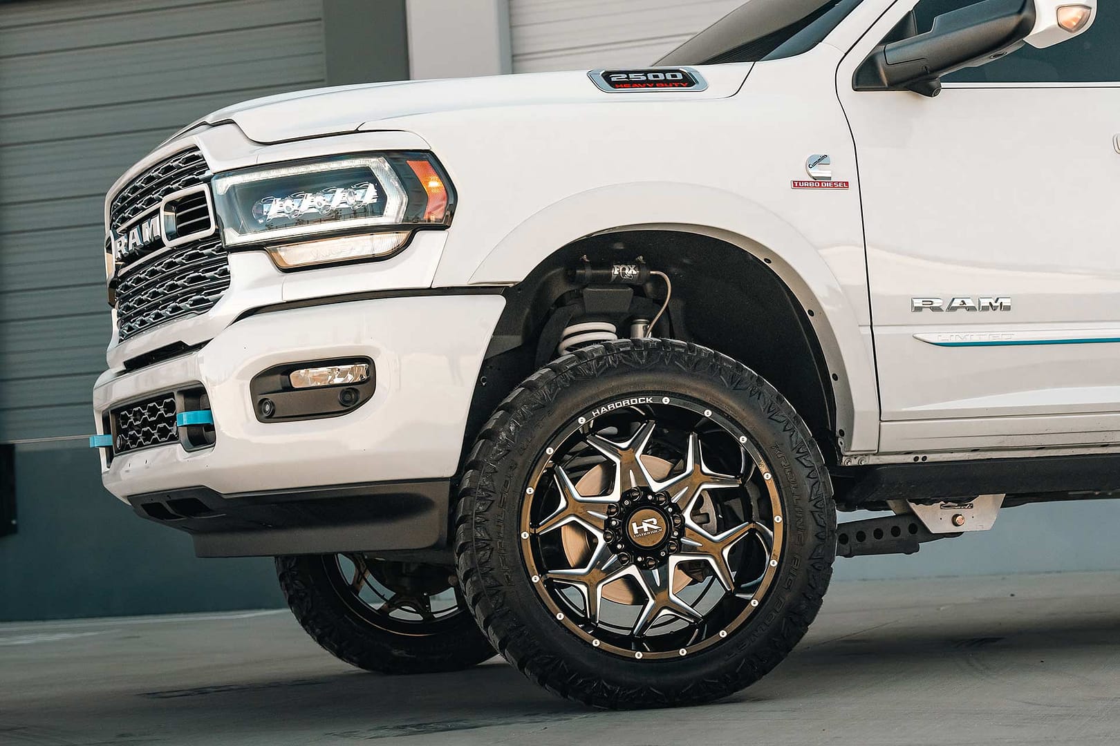 white-dodge-ram-2500-h507-8