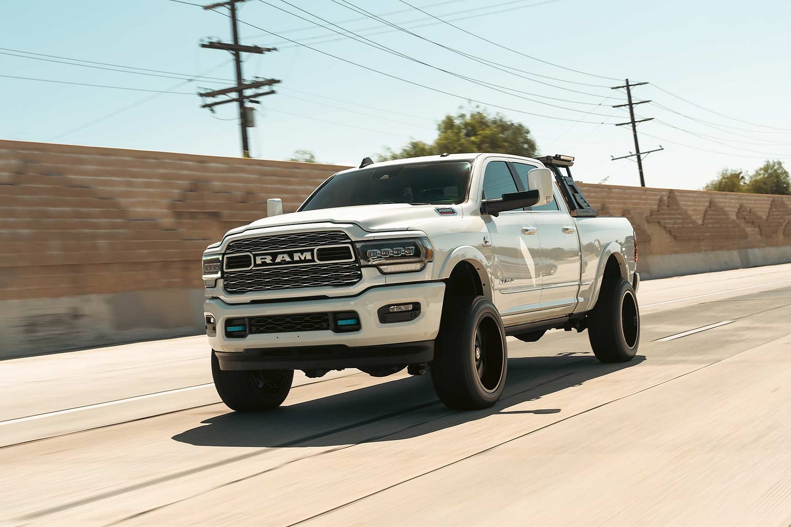 white-dodge-ram-2500-h507-9