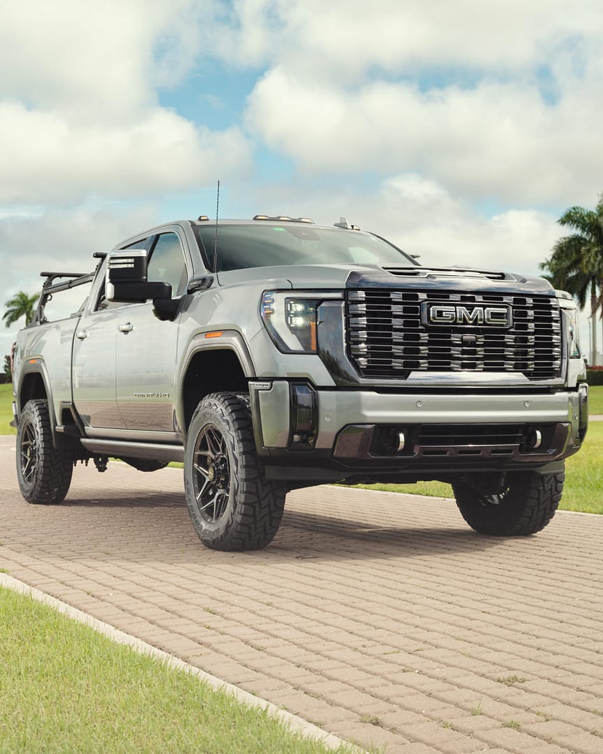 gmc-sierra-denali-3500-hd-4play-wheels-4p06-20x9-0-et-295x65x20-toyo-tires-8-scaled