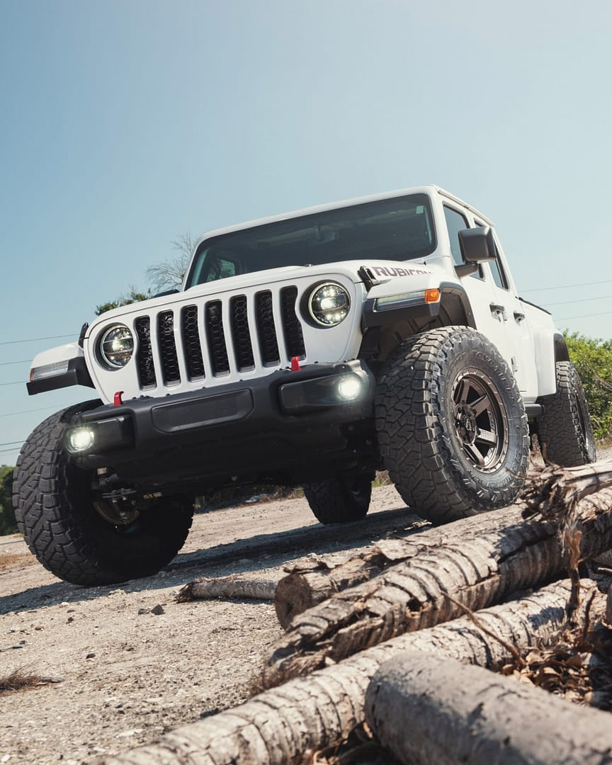 jeep-gladiator-4play-wheels-4ps63-rims-17x9-35x12.5x17-tires-stock-suspension-6-scaled